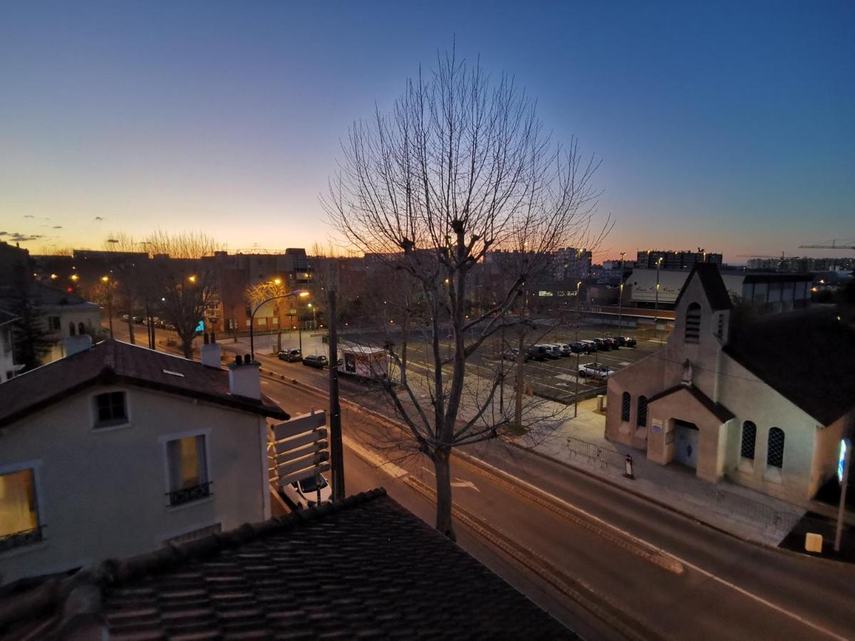 Bagneux Paris Confort Netflix Rer B Exteriör bild